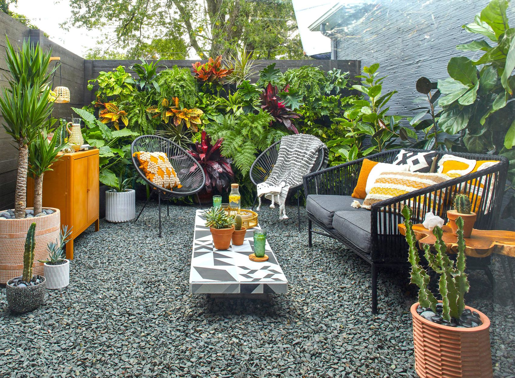 How do you make a small patio look tropical